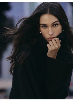 Mohito - Czarny sweter z wełną alpaki - czarny ze sklepu Mohito w kategorii Swetry damskie - zdjęcie 187289856