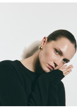 Reserved - Wełniany sweter z klamrą - czarny - id: 542DV-99X - marki Reserved - 187290709 Reserved - Wełniany sweter z klamrą - czarny ze sklepu Reserved w kategorii Swetry damskie - zdjęcie 187290709