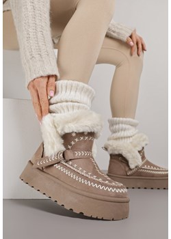Ciemnobeżowe Śniegowce na Grubej Podeszwie Ozdobione Haftowanym Motywem i Futerkiem Caretusa ze sklepu born2be.pl w kategorii Śniegowce damskie - zdjęcie 187292328