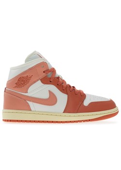 Buty damskie Nike Air Jordan 1 Mid BQ6472-180 - biało-pomarańczowe - id: 3241335 - marki Jordan - 187292985 Buty damskie Nike Air Jordan 1 Mid BQ6472-180 - biało-pomarańczowe ze sklepu streetstyle24.pl w kategorii Buty sportowe damskie - zdjęcie 187292985