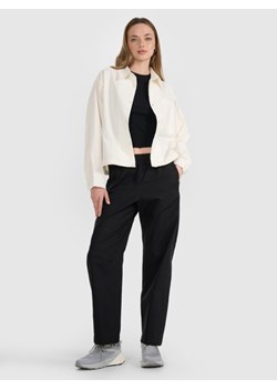 Damskie spodnie casual 4F 4FRSS25TTROF1448 - czarne ze sklepu Sportstylestory.com w kategorii Spodnie damskie - zdjęcie 187293499