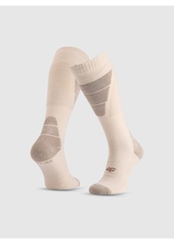 Damskie skarpety narciarskie 4F 4FWMM00UFSOF239 - beżowe - id: 340374 - marki 4F - 187293695 Damskie skarpety narciarskie 4F 4FWMM00UFSOF239 - beżowe ze sklepu Sportstylestory.com w kategorii Skarpetki damskie - zdjęcie 187293695