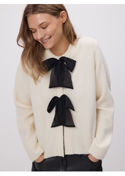 Reserved - Kardigan z kokardkami - kremowy - id: 227HI-02X - marki Reserved - 187294176 Reserved - Kardigan z kokardkami - kremowy ze sklepu Reserved w kategorii Swetry damskie - zdjęcie 187294176