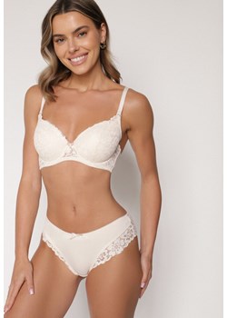 Jasnobeżowy Komplet Biustonosz i Majtki Typu Figi Ozdobiony Koronką Ezivane - id: 401857 - marki born2be - 187294749 Jasnobeżowy Komplet Biustonosz i Majtki Typu Figi Ozdobiony Koronką Ezivane ze sklepu born2be.pl w kategorii Komplety bielizny damskiej - zdjęcie 187294749