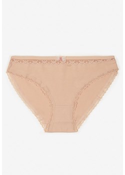 Beżowe Bawełniane Majtki Typu Figi z Koronką i Kokardą Zeteria - id: 401897 - marki born2be - 187294829 Beżowe Bawełniane Majtki Typu Figi z Koronką i Kokardą Zeteria ze sklepu born2be.pl w kategorii Majtki damskie - zdjęcie 187294829