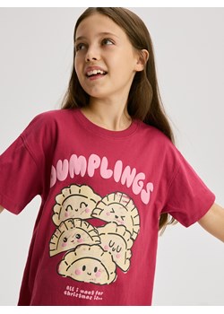 Reserved - Świąteczny t-shirt - czerwony - id: 567GW-33X - marki Reserved - 187296119 Reserved - Świąteczny t-shirt - czerwony ze sklepu Reserved w kategorii Bluzki dziewczęce - zdjęcie 187296119