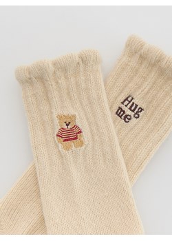 Reserved - Skarpetki z haftem - beżowy ze sklepu Reserved w kategorii Skarpetki damskie - zdjęcie 187296135