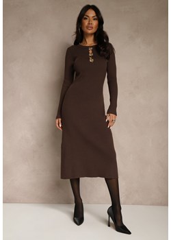 Brązowa Prążkowana Sukienka z Dzianiny z Wiskozą Zdobiona Aplikacjami Tusmeira - id: 6422-54-BROWN - marki Renee - 187296895 Brązowa Prążkowana Sukienka z Dzianiny z Wiskozą Zdobiona Aplikacjami Tusmeira ze sklepu renee.pl w kategorii Sukienki - zdjęcie 187296895