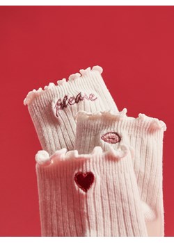 Reserved - Skarpetki z haftem 3 pack - złamana biel - id: 204CS-01X - marki Reserved - 187297887 Reserved - Skarpetki z haftem 3 pack - złamana biel ze sklepu Reserved w kategorii Skarpetki damskie - zdjęcie 187297887