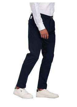 The Time of Bocha Spodnie chino w kolorze granatowym - id: 17878459 - marki The Time Of Bocha - 187298957 The Time of Bocha Spodnie chino w kolorze granatowym ze sklepu Limango Polska w kategorii Spodnie męskie - zdjęcie 187298957