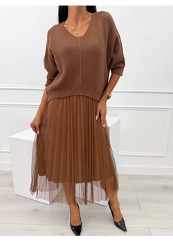 Brązowa Sukienka ze Sweterkiem - id: 23069570 - marki Modnakiecka.pl - 187300638 Brązowa Sukienka ze Sweterkiem ze sklepu ModnaKiecka.pl w kategorii Sukienki - zdjęcie 187300638