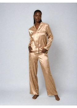 Sinsay - Piżama dwuczęściowa ze wzorem Barbie - kremowy - id: 241GF-02X - marki Sinsay - 187305999 Sinsay - Piżama dwuczęściowa ze wzorem Barbie - kremowy ze sklepu Sinsay w kategorii Piżamy damskie - zdjęcie 187305999