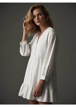 Sinsay - Sukienka mini - biały - id: 475DA-00X - marki Sinsay - 187306028 Sinsay - Sukienka mini - biały ze sklepu Sinsay w kategorii Sukienki - zdjęcie 187306028