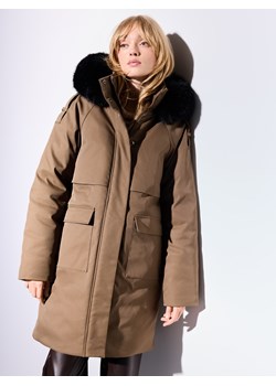 Mohito - Kurtka parka z naturalnym puchem - zielony - id: 388HR-78X - marki Mohito - 187308078 Mohito - Kurtka parka z naturalnym puchem - zielony ze sklepu Mohito w kategorii Parki damskie - zdjęcie 187308078