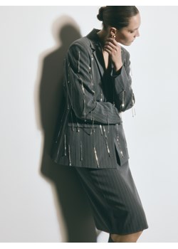 Reserved - Marynarka z ozdobną aplikacją - jasnoszary - id: 760BW-09X - marki Reserved - 187308329 Reserved - Marynarka z ozdobną aplikacją - jasnoszary ze sklepu Reserved w kategorii Marynarki damskie - zdjęcie 187308329