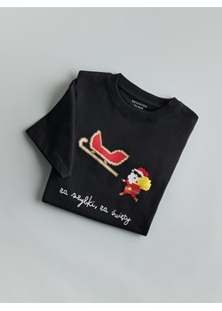 Reserved - Świąteczny t-shirt - ciemnoszary - id: 033FH-90X - marki Reserved - 187311957 Reserved - Świąteczny t-shirt - ciemnoszary ze sklepu Reserved w kategorii T-shirty chłopięce - zdjęcie 187311957