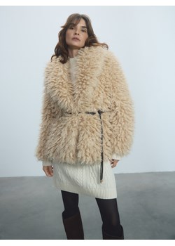 Reserved - Kurtka ze sztucznego futerka - kremowy - id: 472IK-12X - marki Reserved - 187312316 Reserved - Kurtka ze sztucznego futerka - kremowy ze sklepu Reserved w kategorii Futra damskie - zdjęcie 187312316