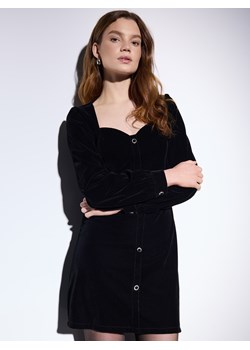 Mohito - Welurowa czarna sukienka mini - czarny - id: 658HB-99X - marki Mohito - 187316229 Mohito - Welurowa czarna sukienka mini - czarny ze sklepu Mohito w kategorii Sukienki - zdjęcie 187316229