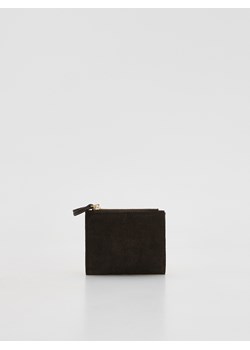 Reserved - Zamszowy portfel - ciemnobrązowy - id: 784FD-89X - marki Reserved - 187316677 Reserved - Zamszowy portfel - ciemnobrązowy ze sklepu Reserved w kategorii Portfele damskie - zdjęcie 187316677