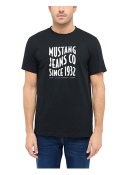 Męski T-Shirt Mustang Style Austin Black 1016272 4142 ze sklepu YouNeedit.pl w kategorii T-shirty męskie - zdjęcie 187321455