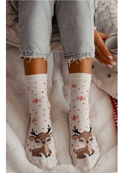 Świąteczne skarpetki damskie ecru Mała reniferka 1283.036, Kolor ecru, Rozmiar 37-41, Milena ze sklepu Intymna w kategorii Skarpetki damskie - zdjęcie 187324445