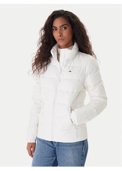 Tommy Jeans Kurtka puchowa DW0DW21618 Biały Slim Fit - id: 0000305373434 - marki Tommy Jeans - 187325088 Tommy Jeans Kurtka puchowa DW0DW21618 Biały Slim Fit ze sklepu MODIVO w kategorii Kurtki damskie - zdjęcie 187325088