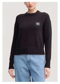 Calvin Klein Jeans Sweter CK EMBRO BADGE SWEAT Czarny Sweat Fit ze sklepu MODIVO w kategorii Swetry damskie - zdjęcie 187329629