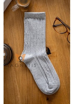 Szare skarpetki damskie z fakturowanym motywem YN-5039, Kolor szary, Rozmiar uniwersalny, Magnetis ze sklepu Primodo w kategorii Skarpetki damskie - zdjęcie 187330748