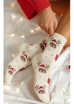Świąteczne skarpetki damskie ecru Renifery i prezenty 1283.032, Kolor ecru, Rozmiar 37-41, Milena ze sklepu Primodo w kategorii Skarpetki damskie - zdjęcie 187330766