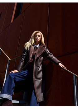 Mohito - Czekoladowy płaszcz z imitacji skóry - ciemnobrązowy ze sklepu Mohito w kategorii Płaszcze damskie - zdjęcie 187331128