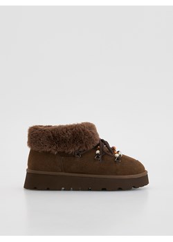 Reserved - Zamszowe śniegowce z wiązaniem - ciemnobrązowy ze sklepu Reserved w kategorii Śniegowce damskie - zdjęcie 187337297