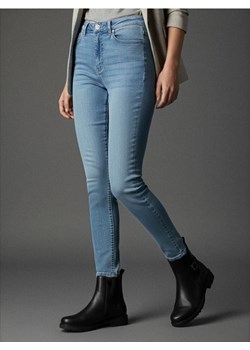 Sinsay - Spodnie jeansowe skinny - niebieski ze sklepu Sinsay w kategorii Jeansy damskie - zdjęcie 187340279