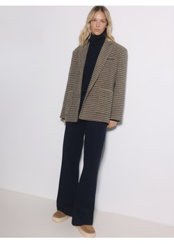 Reserved - Dzianinowe spodnie w prążek - granatowy ze sklepu Reserved w kategorii Spodnie damskie - zdjęcie 187341299