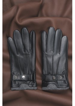 Estro: Czarne rękawiczki męskie ze skóry naturalnej z ozdobnym pinem ze sklepu Estro w kategorii Rękawiczki męskie - zdjęcie 187342407