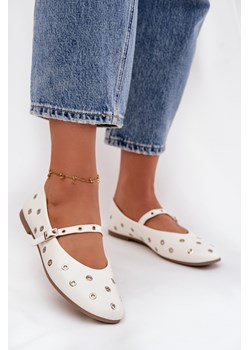 Baleriny Z Paseczkiem I Srebrnymi Elementami  Białe Marivon ze sklepu ZAZOO w kategorii Balerinki - zdjęcie 187342459