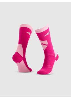 Dziewczęce skarpetki narciarskie 4F 4FJWAW25UFSOF228 - różowe ze sklepu Sportstylestory.com w kategorii Skarpetki dziecięce - zdjęcie 187343045
