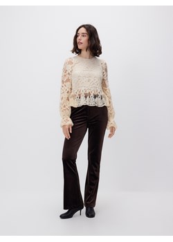 Reserved - Bluzka z haftem - złamana biel ze sklepu Reserved w kategorii Bluzki damskie - zdjęcie 187347096