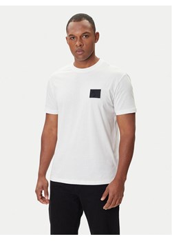Armani Exchange T-Shirt XM001456 AF10358 U0009 Biały Regular Fit ze sklepu MODIVO w kategorii T-shirty męskie - zdjęcie 187348619