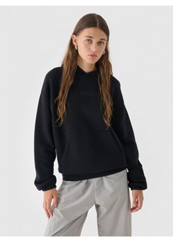 Damska bluza dresowa nierozpinana z kapturem Outhorn OTHWAW24TSWSF1919 - czarna ze sklepu Sportstylestory.com w kategorii Bluzy damskie - zdjęcie 187358389