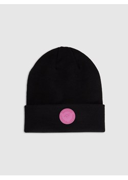 Dziewczęca czapka zimowa 4F 4FJRAW25ACAPF0749 - czarna ze sklepu Sportstylestory.com w kategorii Czapki dziecięce - zdjęcie 187358785
