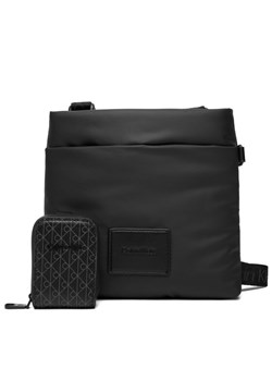 Calvin Klein Saszetka Puffer Utility Flatpack LV04D3224G Czarny ze sklepu MODIVO w kategorii Torby męskie - zdjęcie 187359626