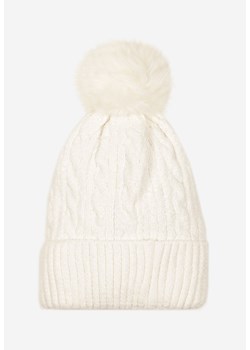 Beżowa Czapka w Ozdobny Warkoczowy Splot z Pomponem Emmilae ze sklepu renee.pl w kategorii Czapki zimowe damskie - zdjęcie 187364107