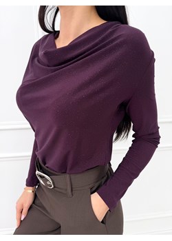 Śliwkowa Połyskująca Bluzka z Lejącym Dekoltem ze sklepu ModnaKiecka.pl w kategorii Bluzki damskie - zdjęcie 187365775