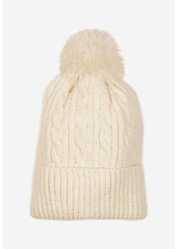 Jasnobeżowa Czapka w Ozdobny Warkoczowy Splot z Pomponem Emmilae ze sklepu renee.pl w kategorii Czapki zimowe damskie - zdjęcie 187366059