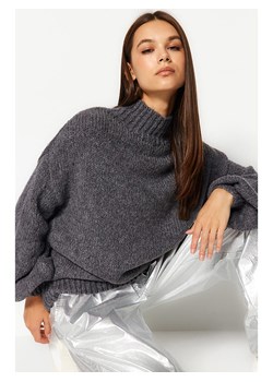 trendyol Sweter w kolorze antracytowym ze sklepu Limango Polska w kategorii Swetry damskie - zdjęcie 187367889