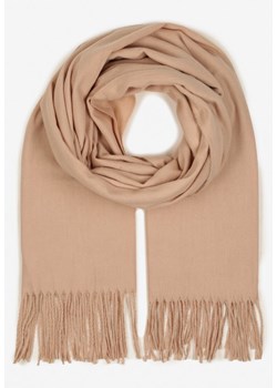 Jasnobeżowy Szalik Inglidyr ze sklepu born2be.pl w kategorii Szaliki i chusty damskie - zdjęcie 187368915