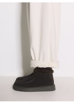 Reserved - Zamszowe śniegowce - ciemnobrązowy ze sklepu Reserved w kategorii Śniegowce damskie - zdjęcie 187369397