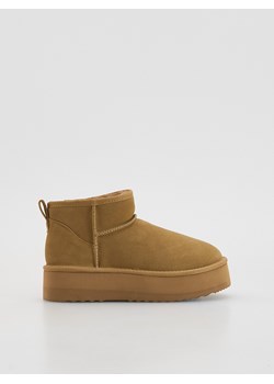 Reserved - Zamszowe śniegowce na platformie - beżowy ze sklepu Reserved w kategorii Śniegowce damskie - zdjęcie 187371295