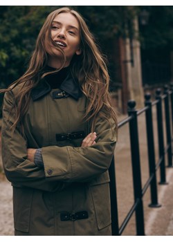 Reserved - Kurtka z kontrastowym kołnierzem - zielony ze sklepu Reserved w kategorii Kurtki damskie - zdjęcie 187372017