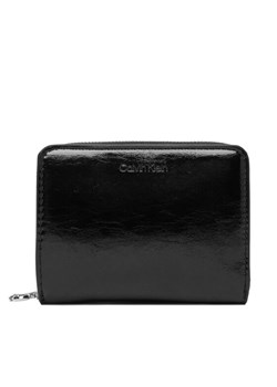 Calvin Klein Portfel Ck Metallic Flap Zip Around LV04F1103G Czarny ze sklepu MODIVO w kategorii Portfele damskie - zdjęcie 187373875